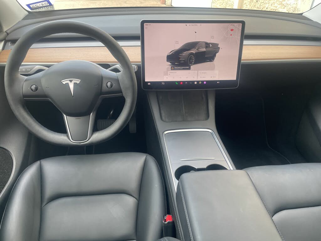 
								Tesla Model Y Long Range AWD full									
