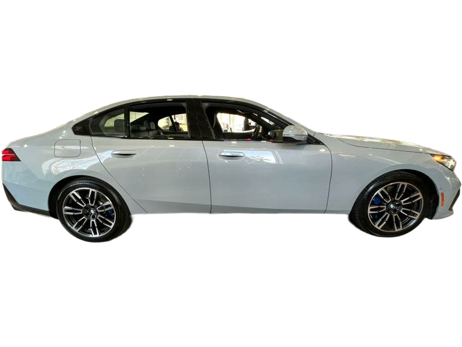 
								BMW 5 Series 540i xDrive full									