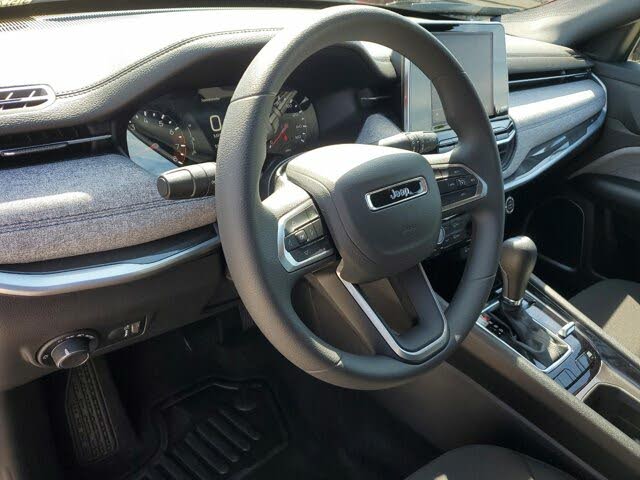 
								Jeep Compass Sport 4WD full									