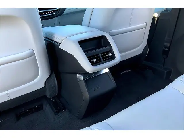 
								Cadillac LYRIQ Sport 1 full									