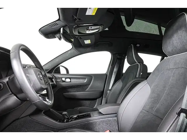 
								Volvo C40 Ultimate full									