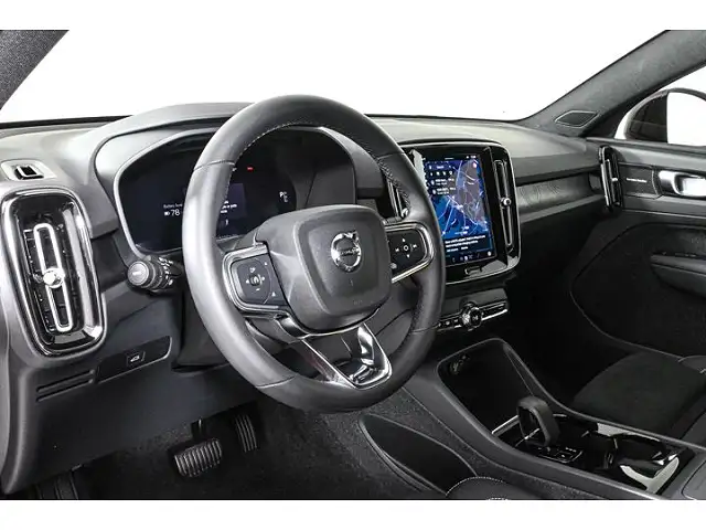 
								Volvo C40 Ultimate full									