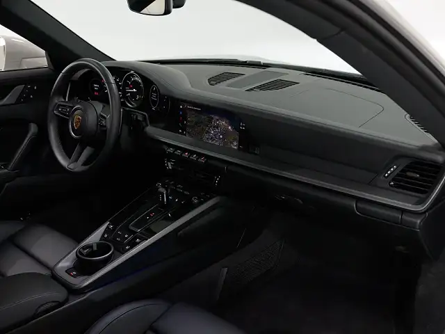 
								Porsche 911 Carerra GTS full									