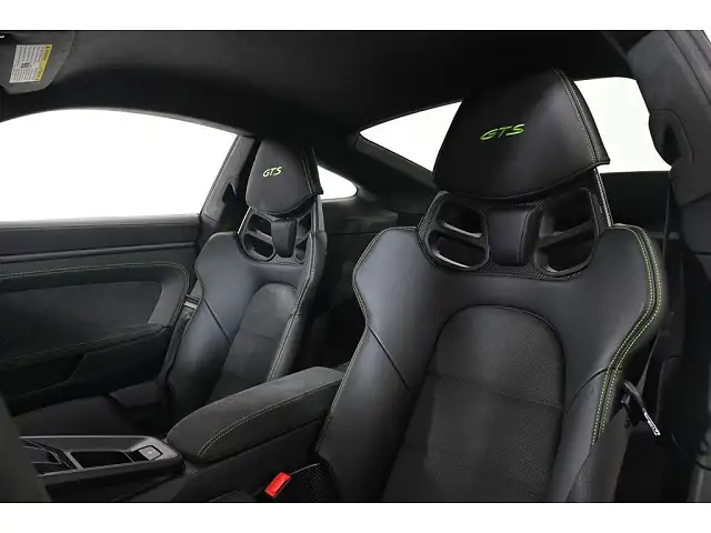 
								Porsche 911 Carerra GTS full									