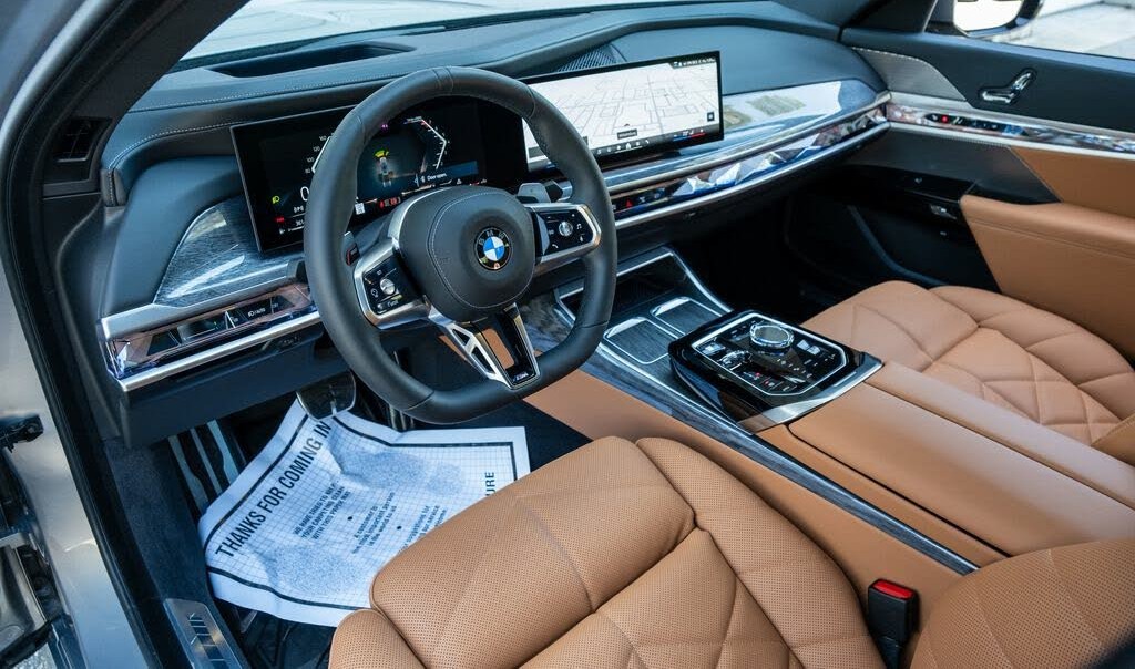 
								BMW 7 Series 740i RWD full									