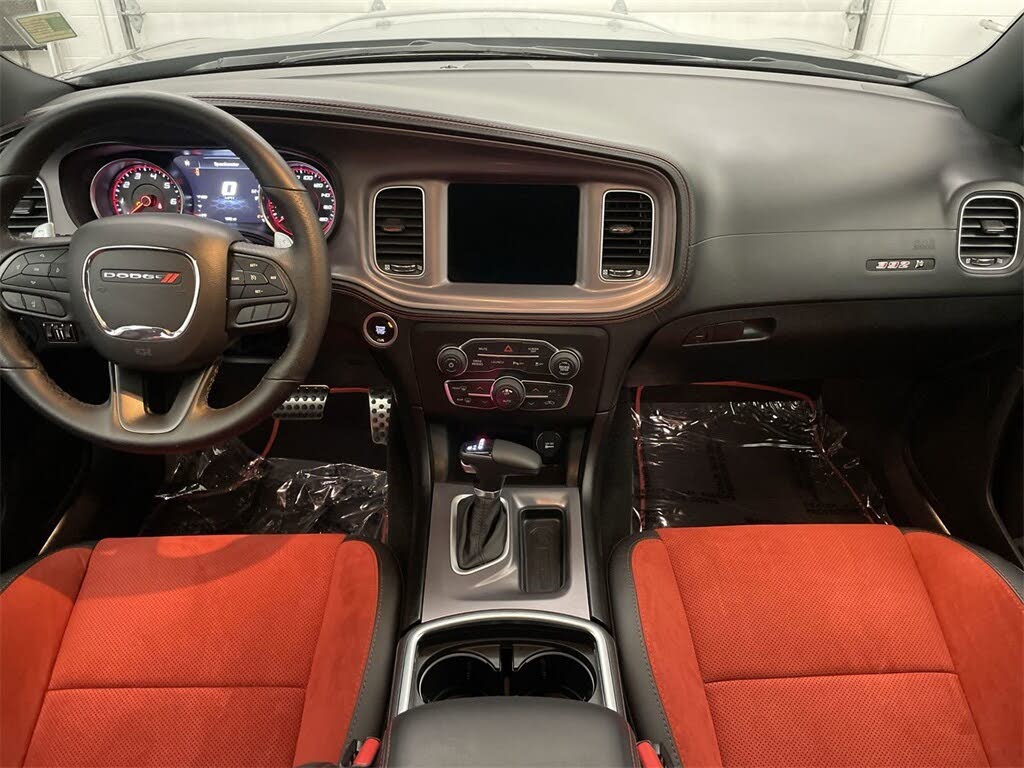 
								Dodge Charger Scat Pack RWD full									