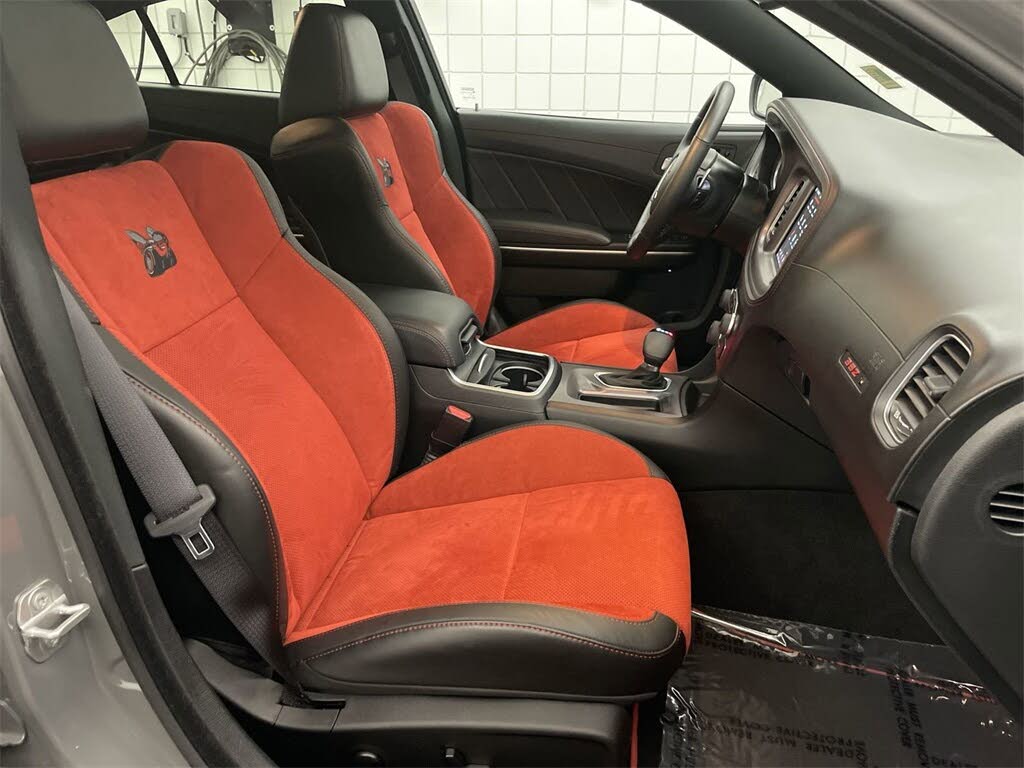 
								Dodge Charger Scat Pack RWD full									