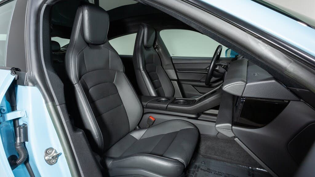 
								Porsche Taycan Sedan RWD full									