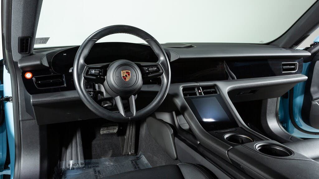 
								Porsche Taycan Sedan RWD full									