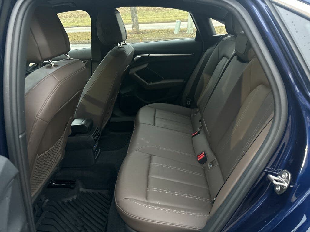 
								Audi A3 40 TFSI Premium FWD full									