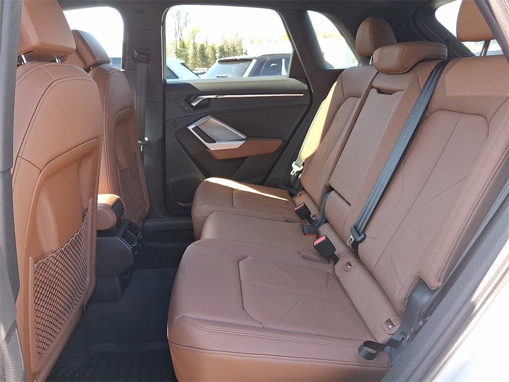 
								Audi Q3 Quattro Premium S Line 45 TFSI AWD full									