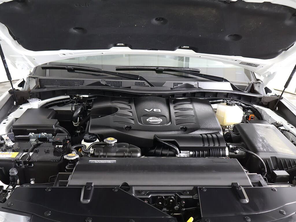 
								Nissan Armada Platinum 4WD full									