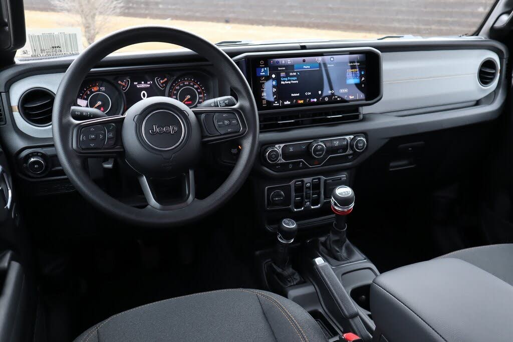 
								Jeep Wrangler Sport 4-Door 4WD full									