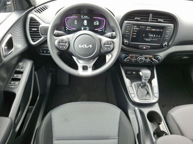 
								Kia Soul LX FWD full									