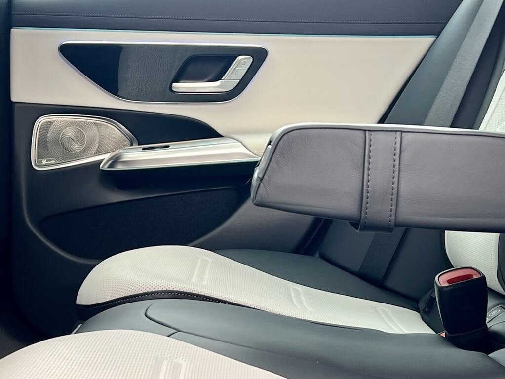 
								Mercedes-Benz E-Class AMG E 53 Hybrid 4MATIC+ full									