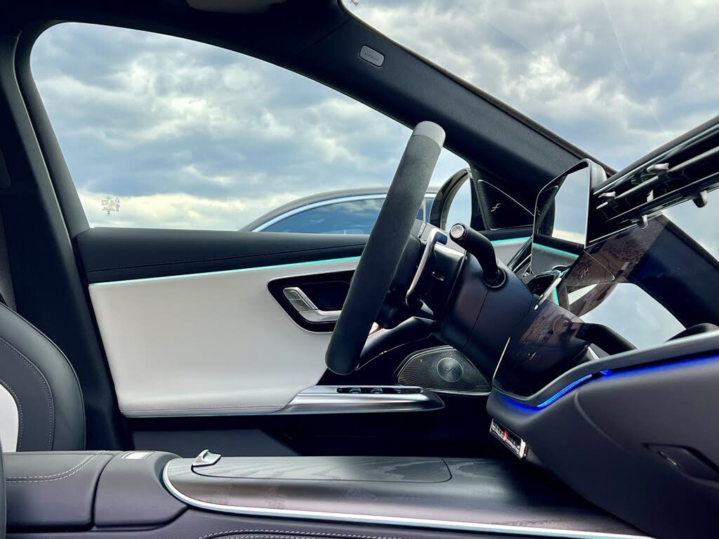 
								Mercedes-Benz E-Class AMG E 53 Hybrid 4MATIC+ full									