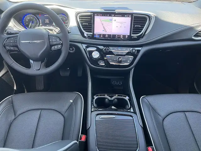 
								Chrysler Pacifica Limited full									