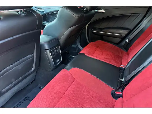 
								Dodge Charger Scat Pack full									