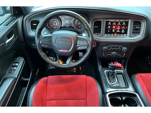 
								Dodge Charger Scat Pack full									