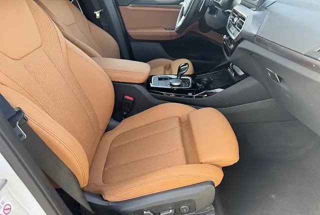 
								BMW X3 xDrive30i full									