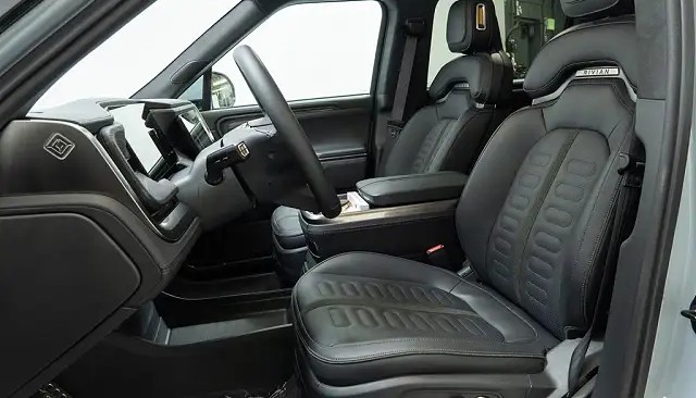 
								Rivian R1S Adventure full									