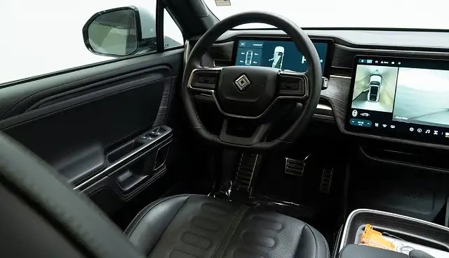 
								Rivian R1S Adventure full									