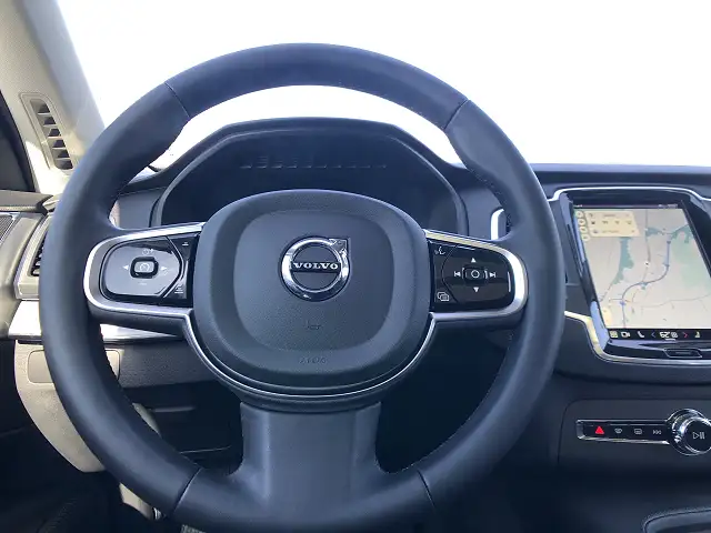 
								Volvo XC90 B5 Core full									