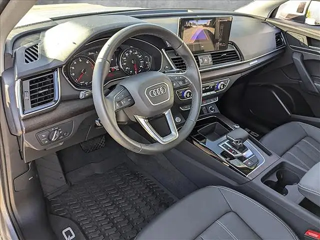 
								Audi Q5 Premium 40 full									