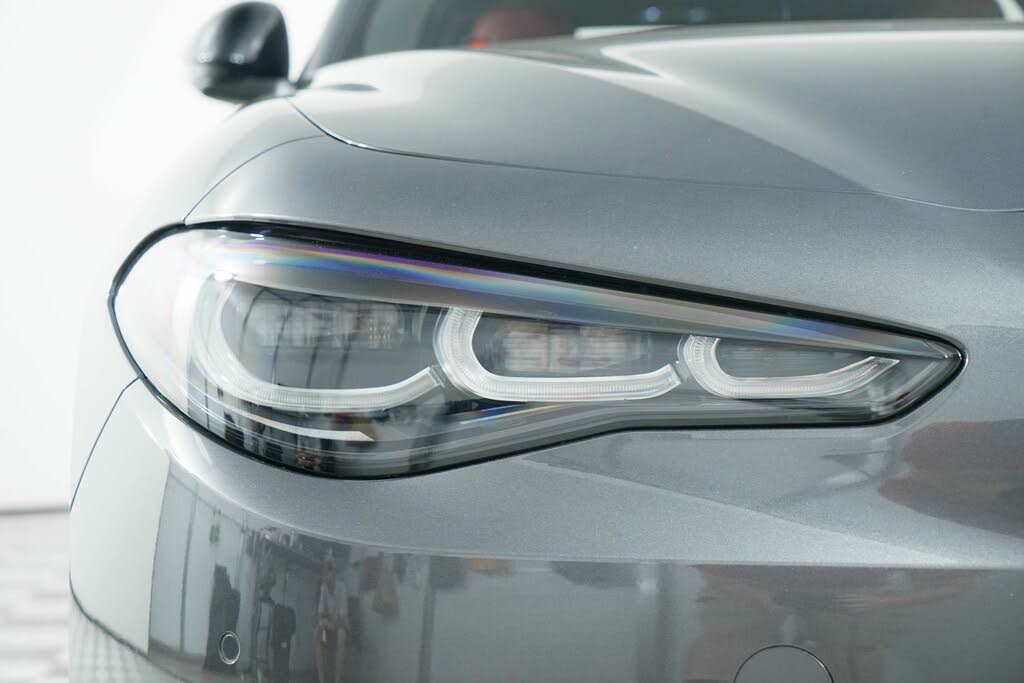 
								Alfa Romeo Giulia Ti RWD full									