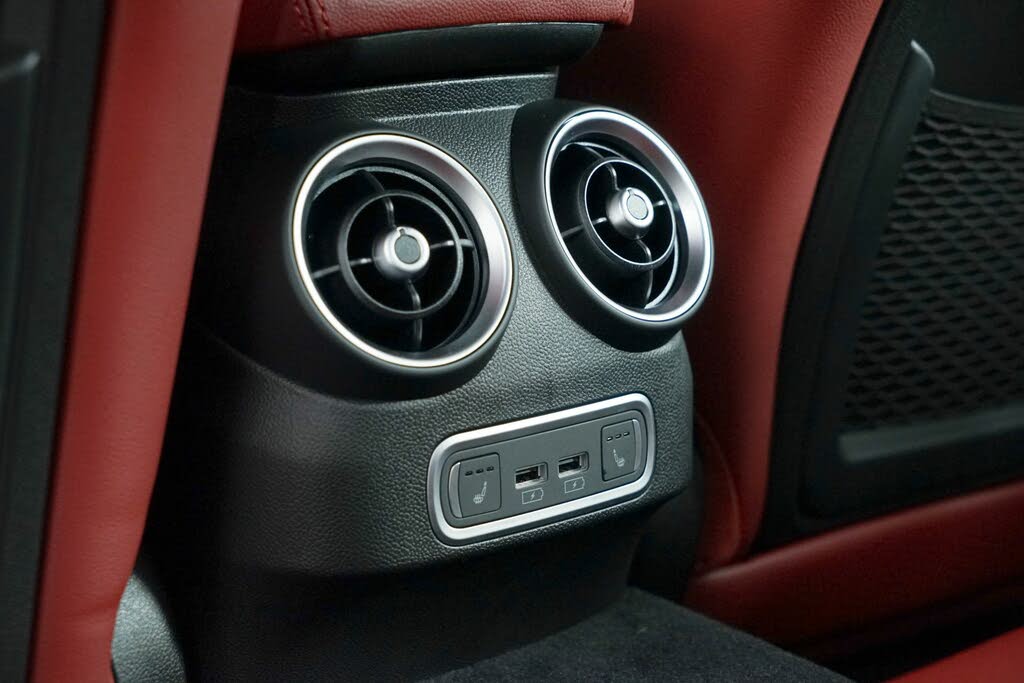 
								Alfa Romeo Giulia Ti RWD full									