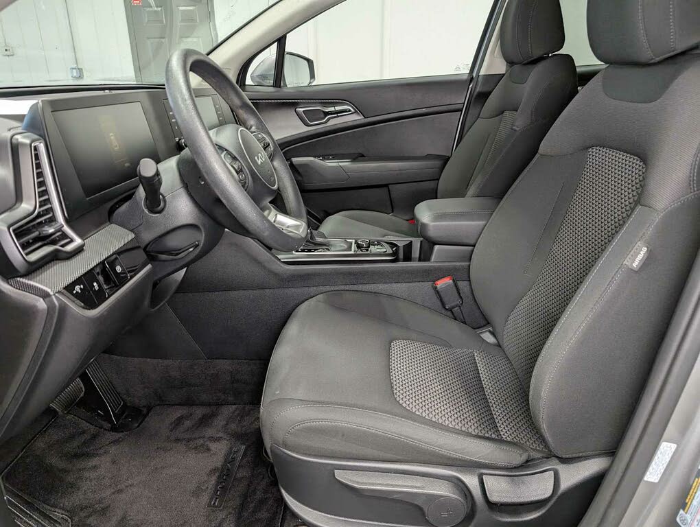 
								Kia Sportage LX AWD full									