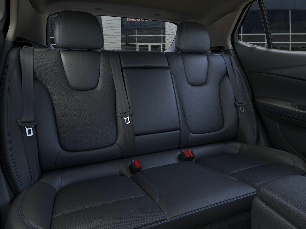 
								Buick Encore GX Sport Touring AWD full									