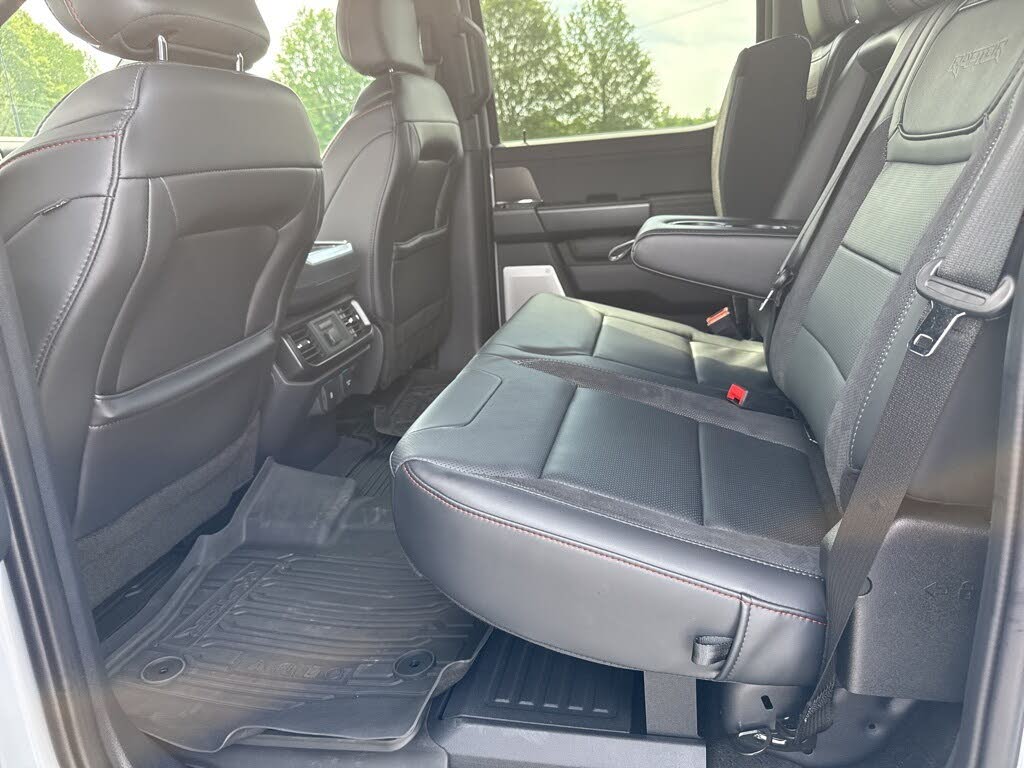 
								Ford F-150 Raptor SuperCrew 4WD full									