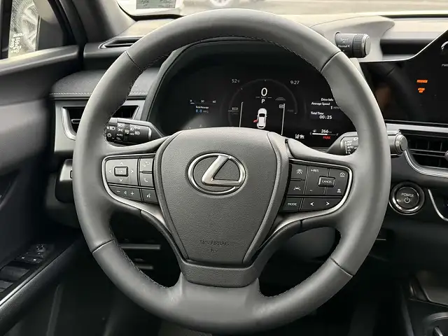
								Lexus UX 300h F Sport Design full									