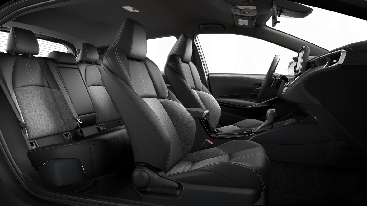 
								Toyota Corolla Hatchback XSE full									