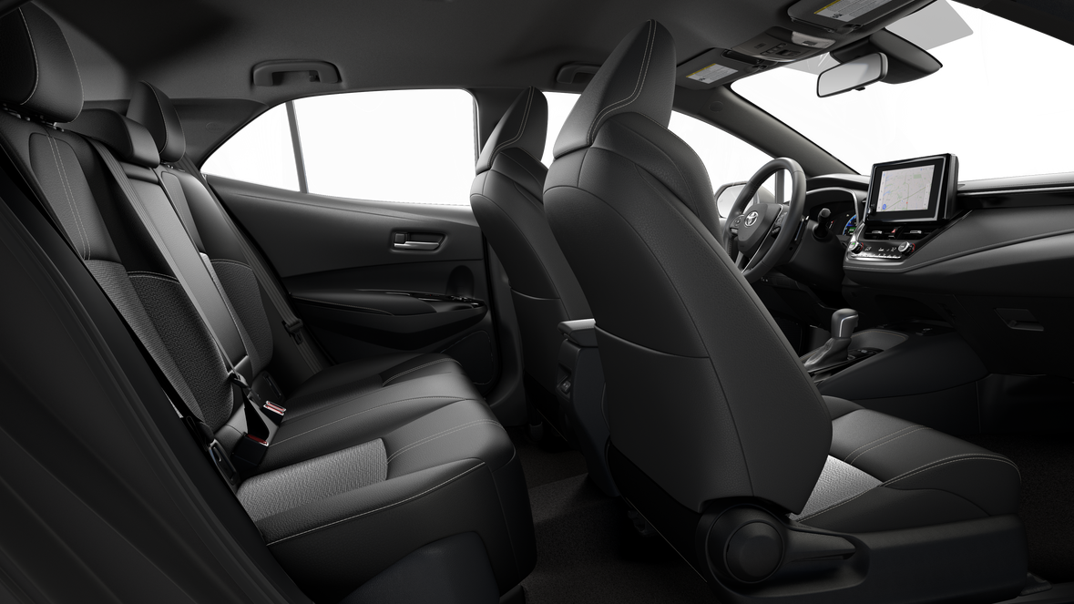 
								Toyota Corolla Hatchback XSE full									