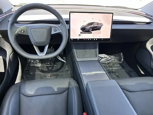 
								Tesla Model 3 full									