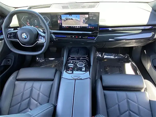 
								BMW 5 Series 530i full									