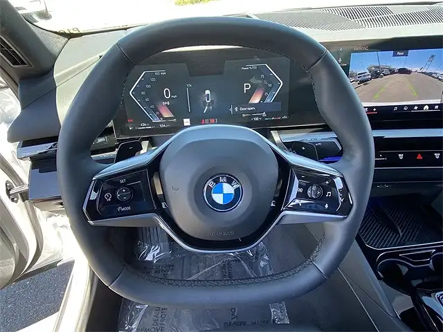 
								BMW 5 Series 530i full									