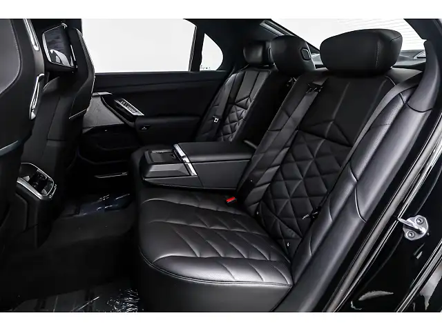 
								BMW 7 Series 740i full									