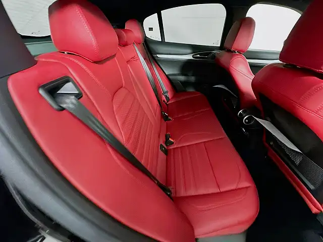 
								Alfa Romeo Stelvio Ti Veloce full									