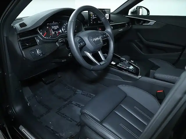 
								Audi A4 Premium 45 full									