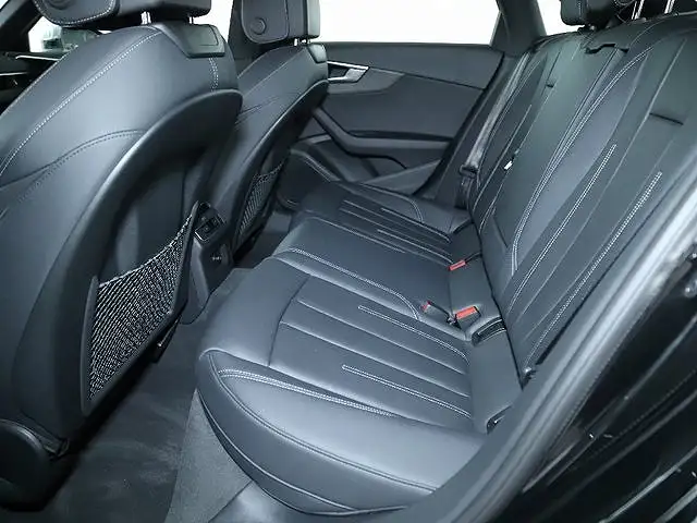 
								Audi A4 Premium 45 full									