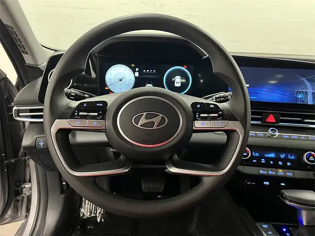 
								Hyundai Elantra SEL full									