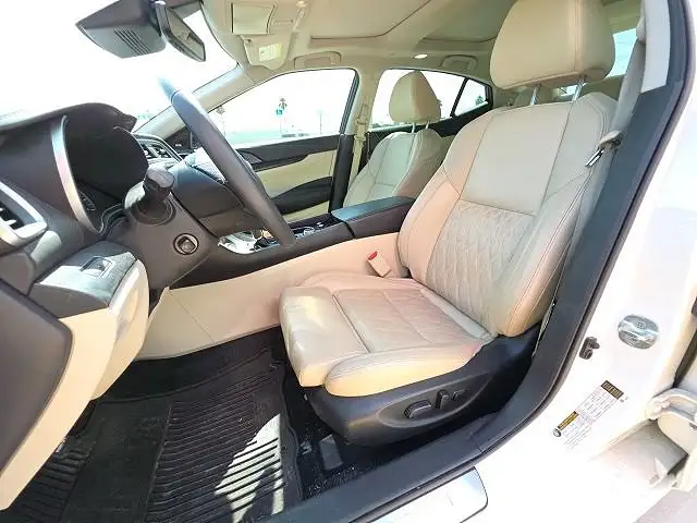 
								Nissan Maxima Platinum full									