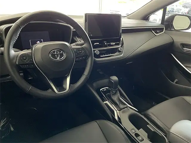 
								Toyota Corolla XSE full									