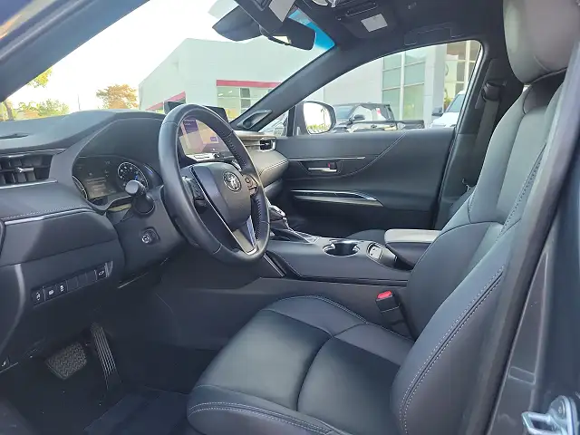 
								Toyota Venza XLE full									