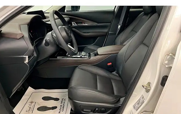 
								Mazda CX-30 S Premium full									