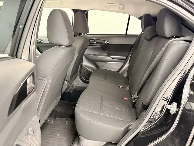 
								Mitsubishi Eclipse Cross ES full									