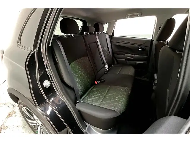 
								Mitsubishi Outlander Sport ES full									